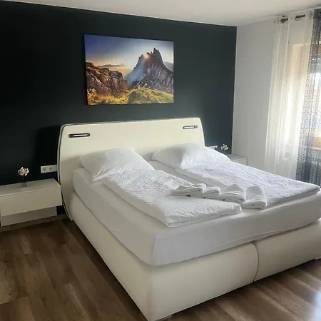 Monteurwohnung & Business Mit Balkon & Parkplatz In Outlet Διαμέρισμα Μέτσινγκεν